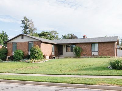 1157 E Creek View Dr