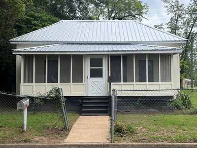 102 2nd Ave