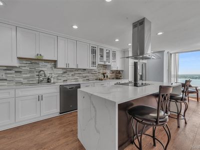 8200 E Jefferson Ave APT 1610