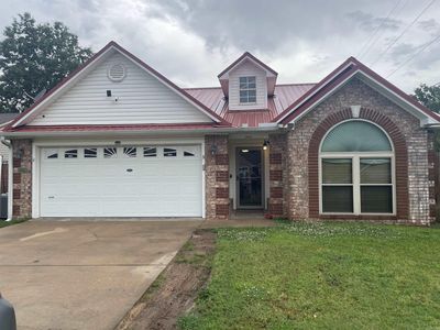 3913 Kingsberry Dr