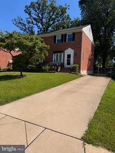 3319 Chesley Ave