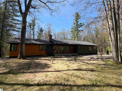 10852 Black Bear Rd NE
