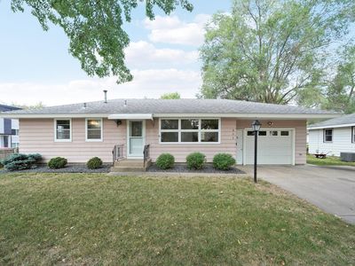 903 Parallel St