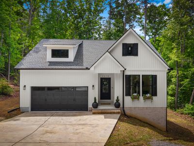 2215 Saunders Rd