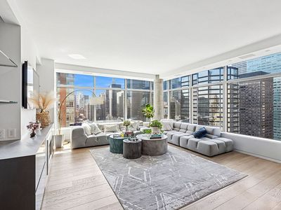 250 E 54th St APT 28A