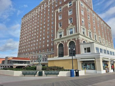 2721 Boardwalk #323