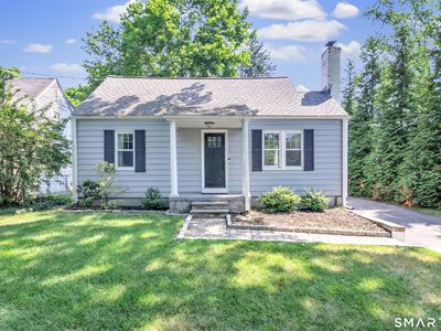 2082 Stratfield Road