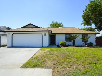 4952 E Huntington Ave