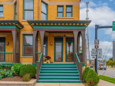 114 W Locust St