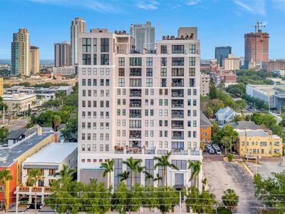 226 5th Ave N APT 605