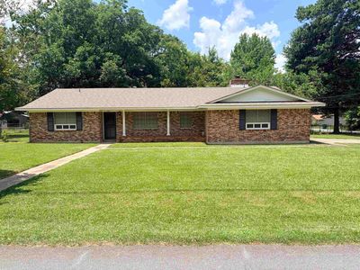 400 Parkway Dr