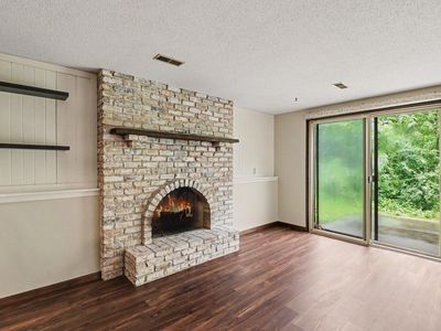 4490 Woodgate Point