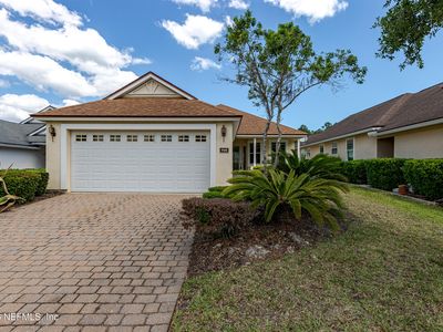 908 HAZELTINE Court