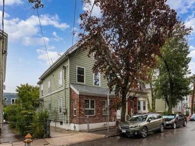 42 Howard St