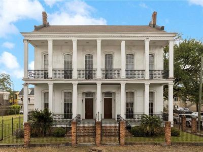 2003 Carondelet St