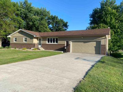 110 Agnes Ave