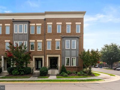 22792 Sagamore Sq