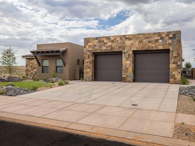 1451 W Shinnecock Dr