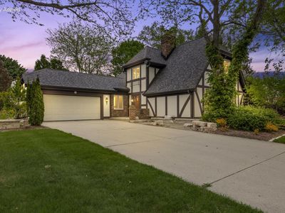 1908 Bobolink AVENUE