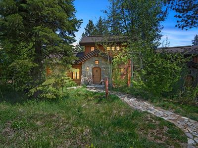 7 Rock Creek Ct