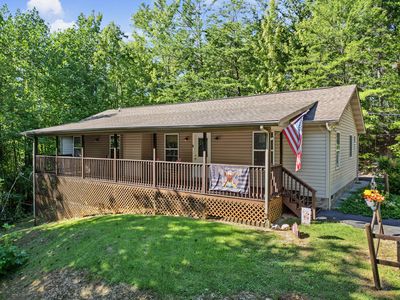 1533 Honey Bee Cove Way