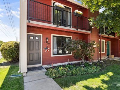 1990 E Old Saybrook Ln