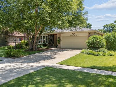 7933 Glen Ln