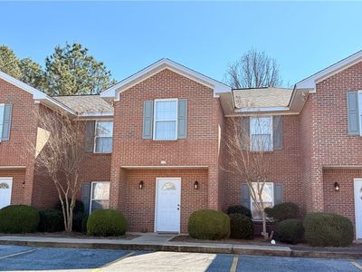 1477 N Donahue Dr APT 1207