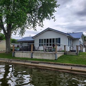 7180 S 165th