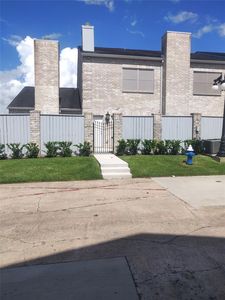 360 Wilcrest Dr #360