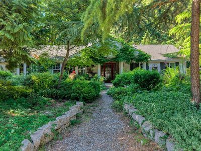 1664 Seymour Place
