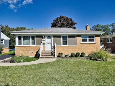Property at 300 Wisconsin Dr, Des Plaines, IL