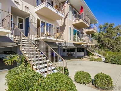 1604 Pomona Ave