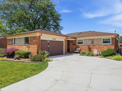 13211 Bloomfield Ave