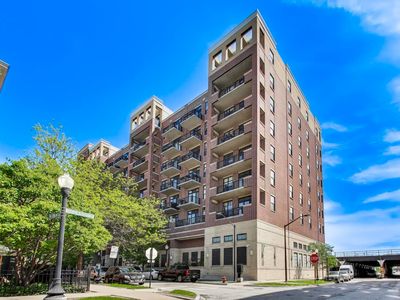 833 W 15th Pl Unit 506