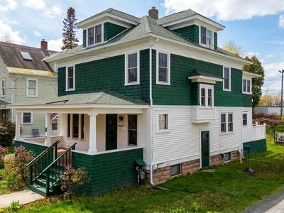25 University Terrace