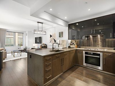 50 Riverside Blvd APT 6E