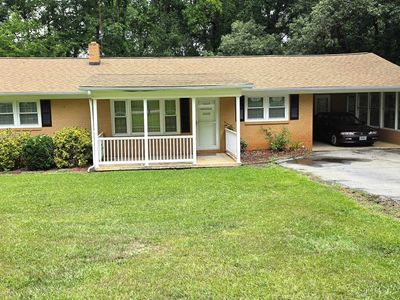 180 Edgewood Dr