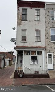 911 Walnut St