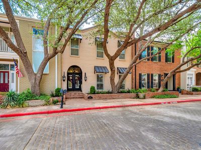 40 Lafayette Pl