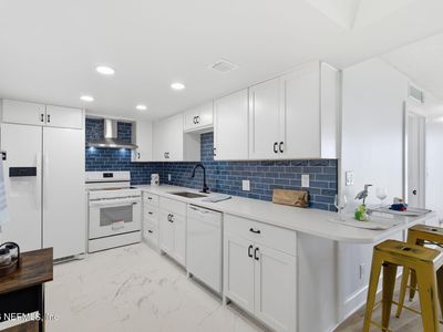 1601 OCEAN Drive S #203