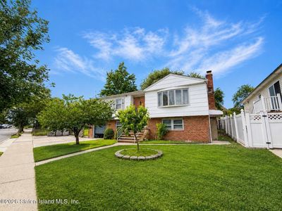 555 Vineland Ave