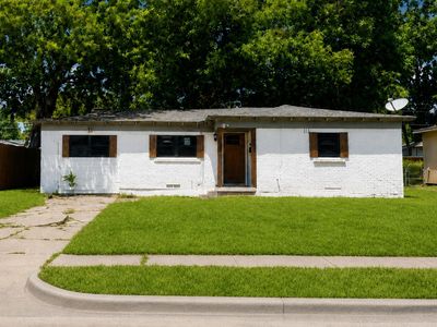 Property at 1417 Hillcrest St, Mesquite, TX