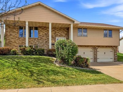 4841 Camelot Dr