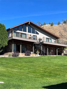 5625 Rainbow Dr