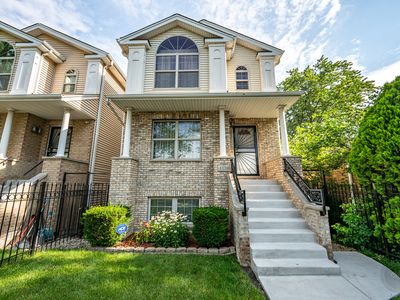 1138 W 95th Pl