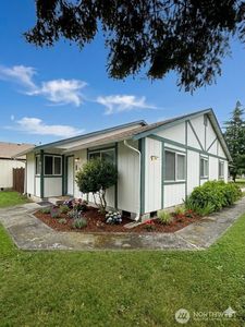 647 Bavarian Lane SE