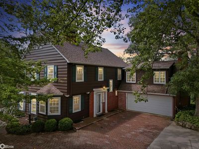 1743 Country Club Ln