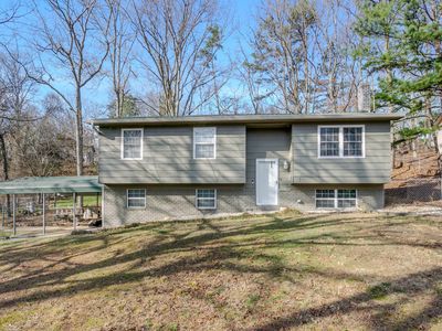 2195 Greendale Dr NE