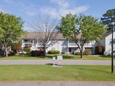 6850 King Arthur Dr. #201